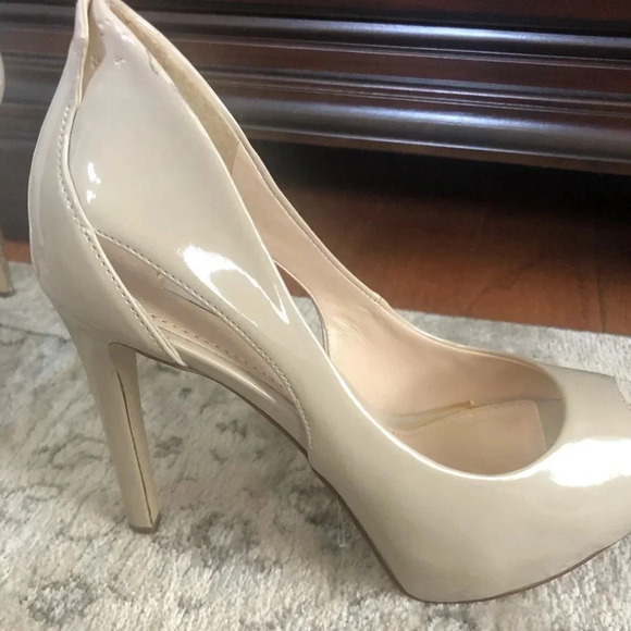 Guess Cream Heels - Picture 5 of 8